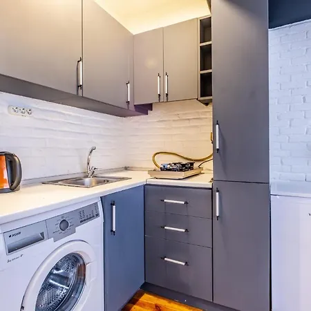 Chic Flat With Balcony In The Heart Of Beyoglu *